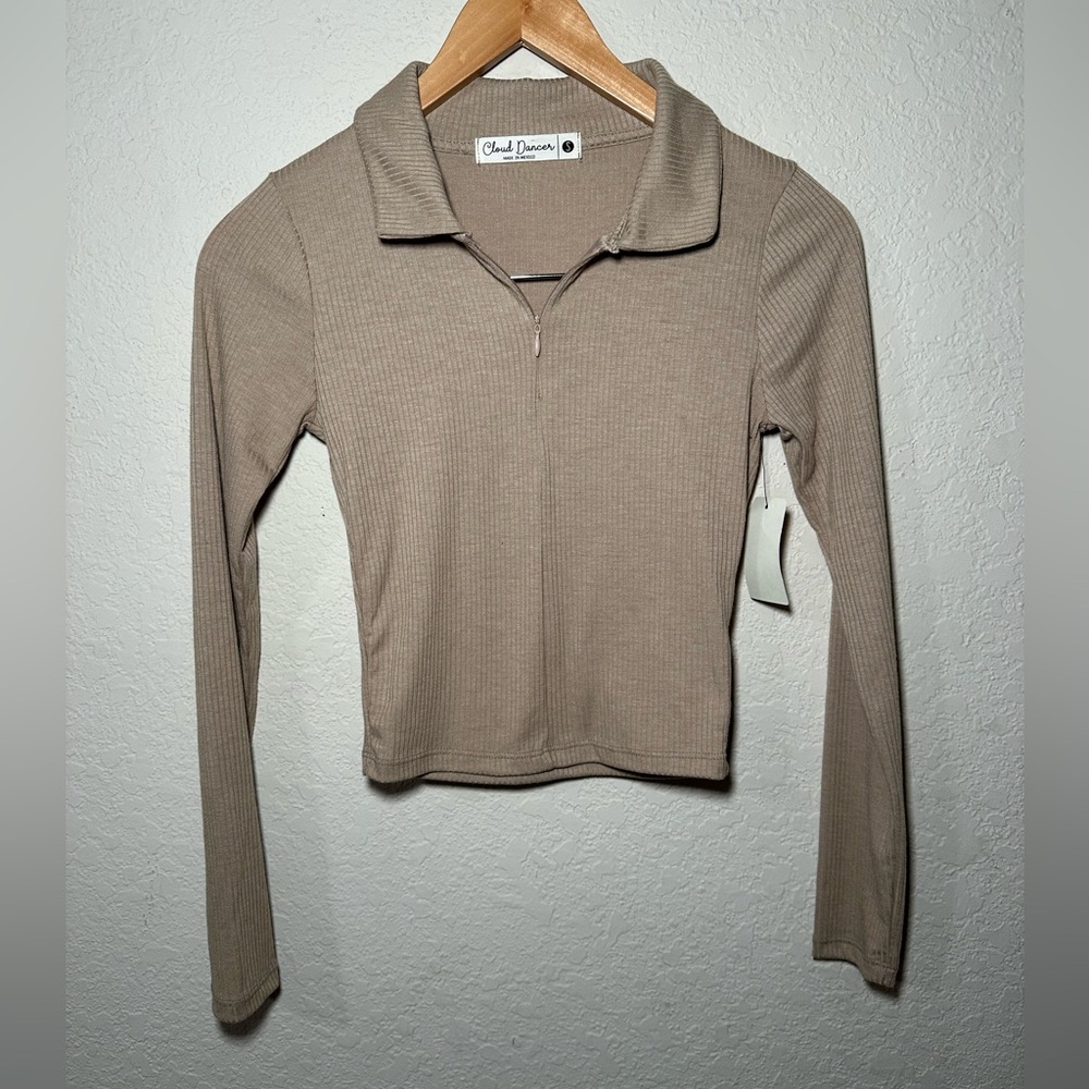 Womens Small Tan Ribbed Long Sleeve crop top